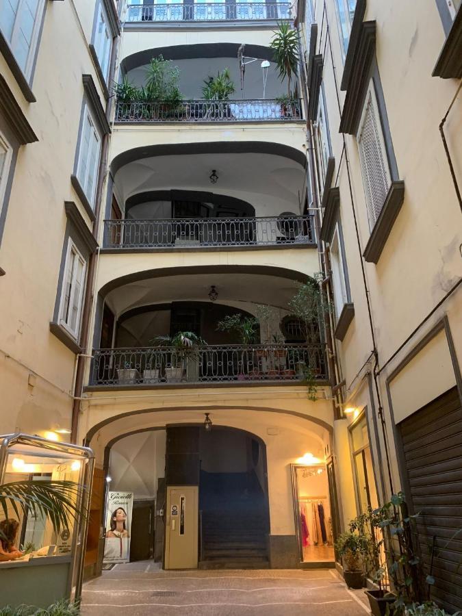 Dimora Chiaia 209 Hotel Nápoly Kültér fotó
