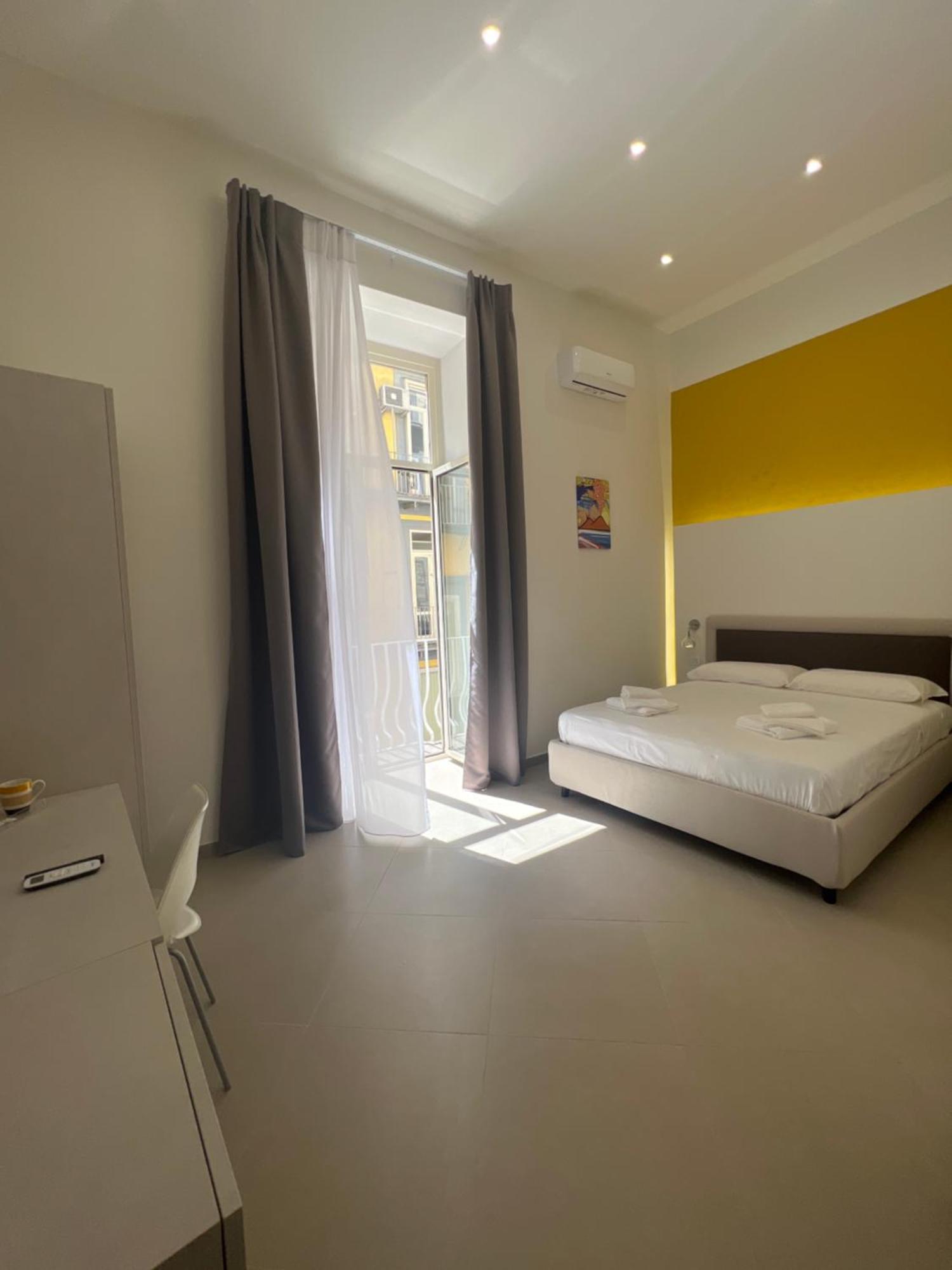 Dimora Chiaia 209 Hotel Nápoly Kültér fotó